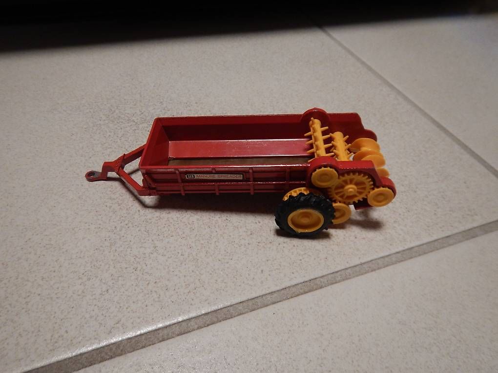 Modellbausätze & Standmodelle: Britains Miststreuer – Gebraucht aus Frutigen von Tony1813