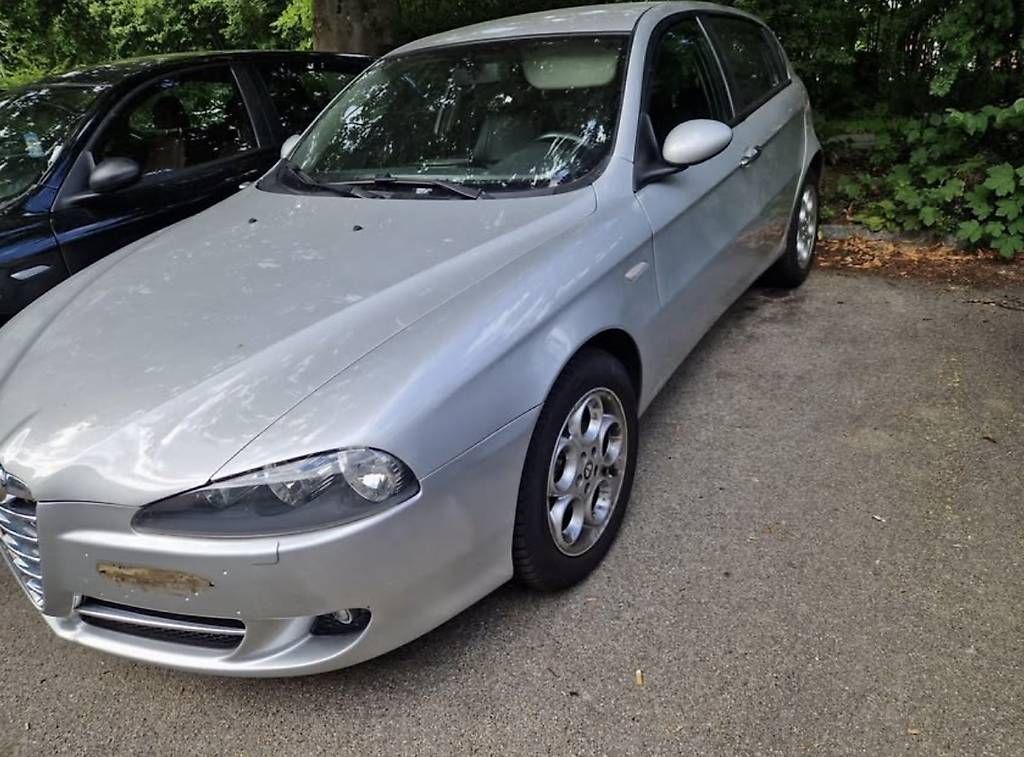 Autos: ALFA ROMEO 147 – D'occasion à Pfungen par dimeautomobile 1