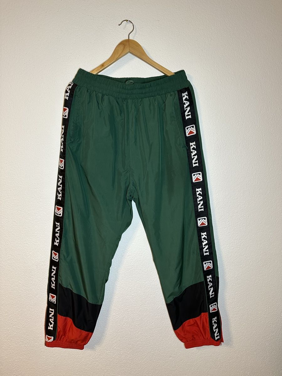 Pantalons: Karl Kani Trainigshose – D'occasion à Visp par locosshop