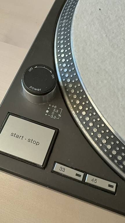 Tourne-disques: Technics Quartz SL-1210MK2 – D'occasion à Bern par l.g.01 3