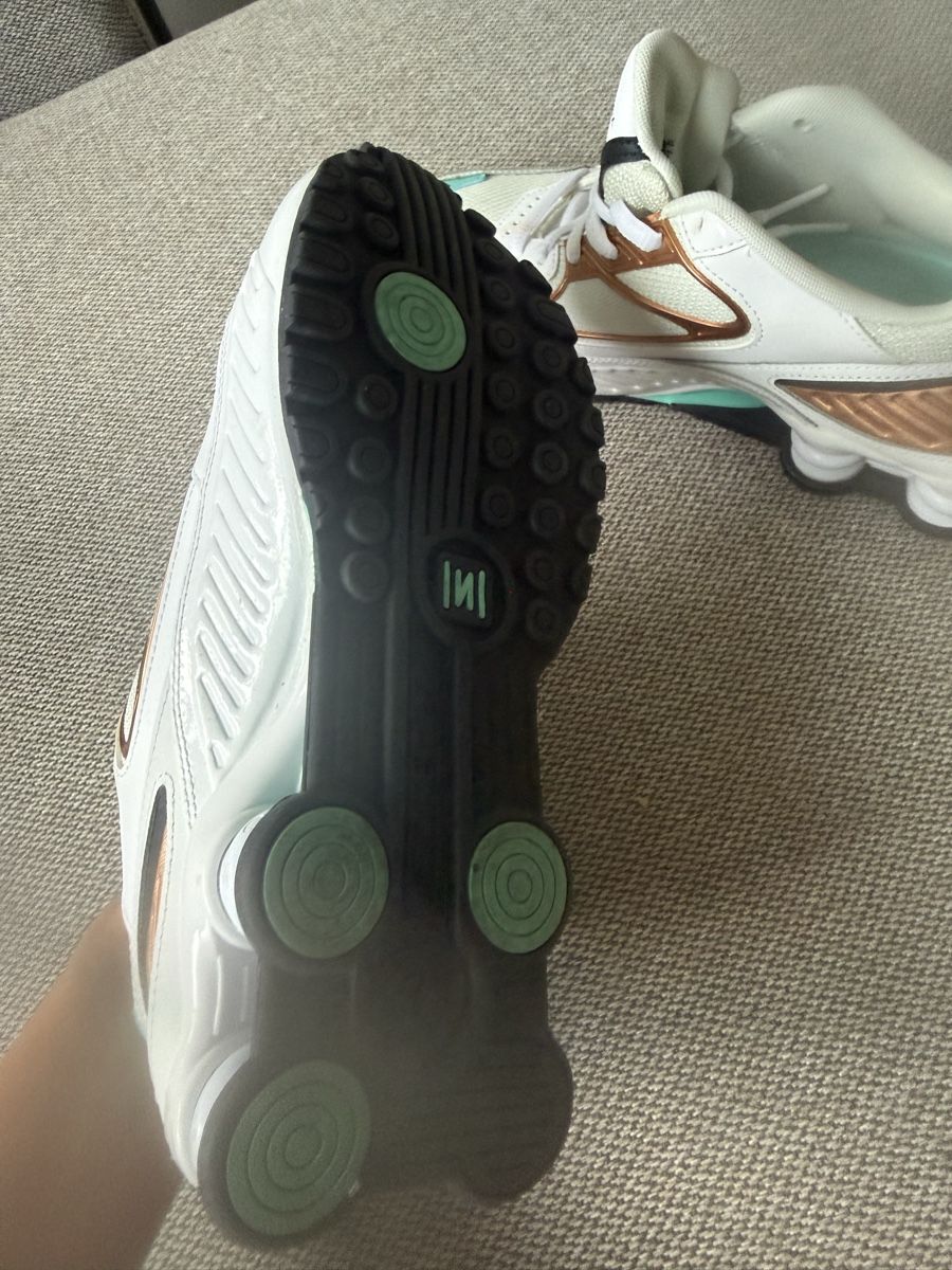 Nike Damenschuhe: Original Nike Sneaker  – Neu (gemäss Beschreibung) aus Rüfenacht BE von Goldenstore 2