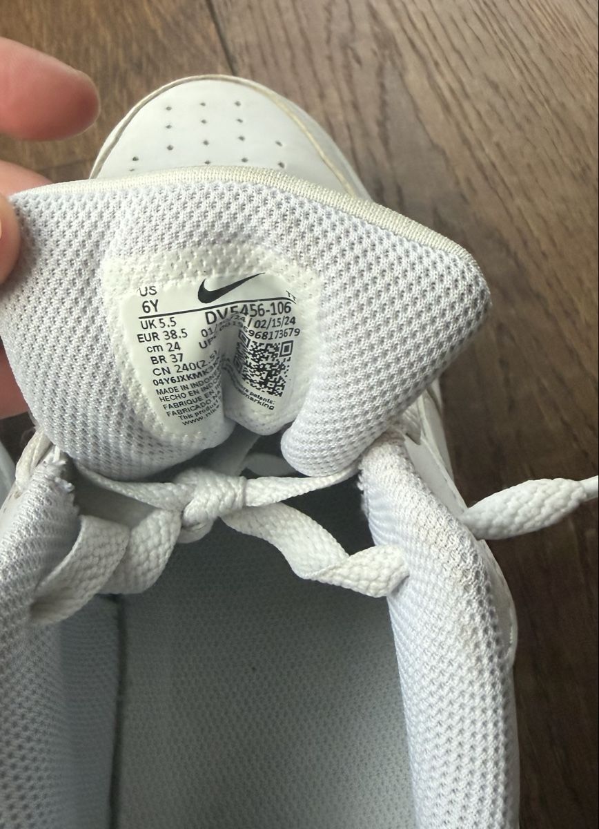 Nike Scarpe da uomo: Nike Sneaker weiss Grösse 38.5  – Usato da Appenzell venduto da ErMaBaGm 2