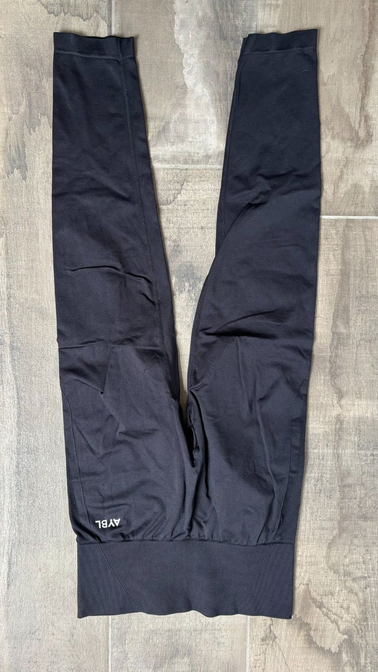 Aybl Leggings: AYBL Leggings schwarz, Gr. S – Usato da Biel/Bienne venduto da jac_pw5y