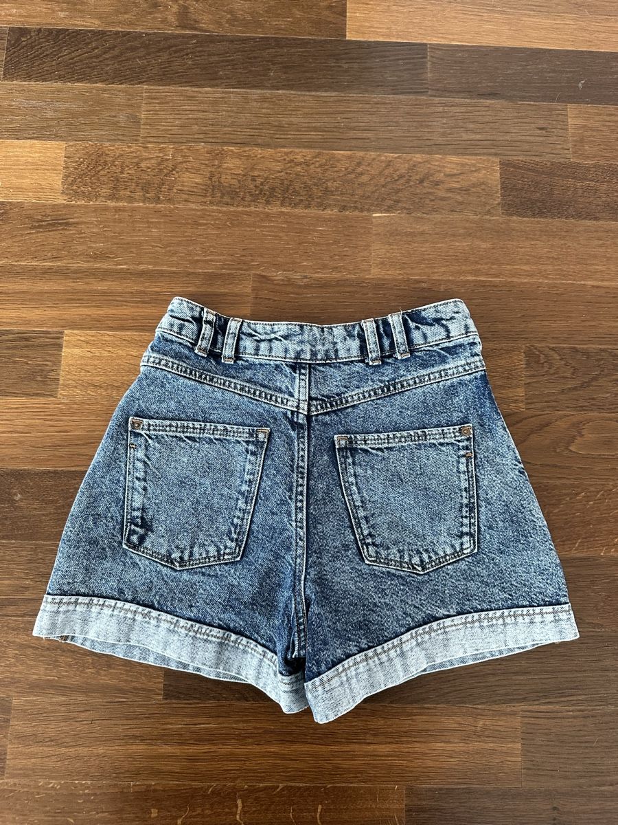 Bershka Hosen: Shorts Gr. 32 XXS – Gebraucht aus Dietikon von mike.thorton 1