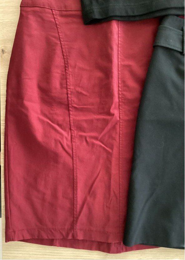 Lotti di vestiti: Kleiderpaket - 5 Röcke, div. Marken + Längen, gebraucht – Usato da Bad Zurzach venduto da Hibiskus78 3