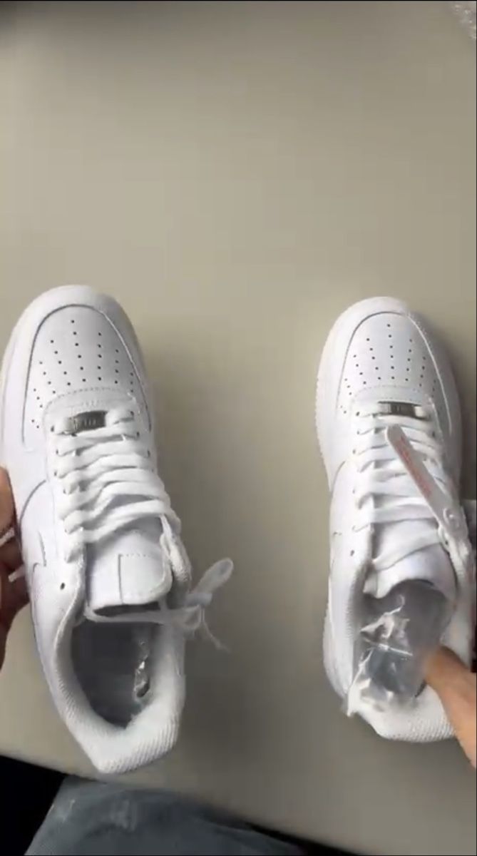 Scarpe da uomo: Nike Air Force 1 – Nuovo (secondo la descrizione) da Biel/Bienne venduto da Husseinsheikho