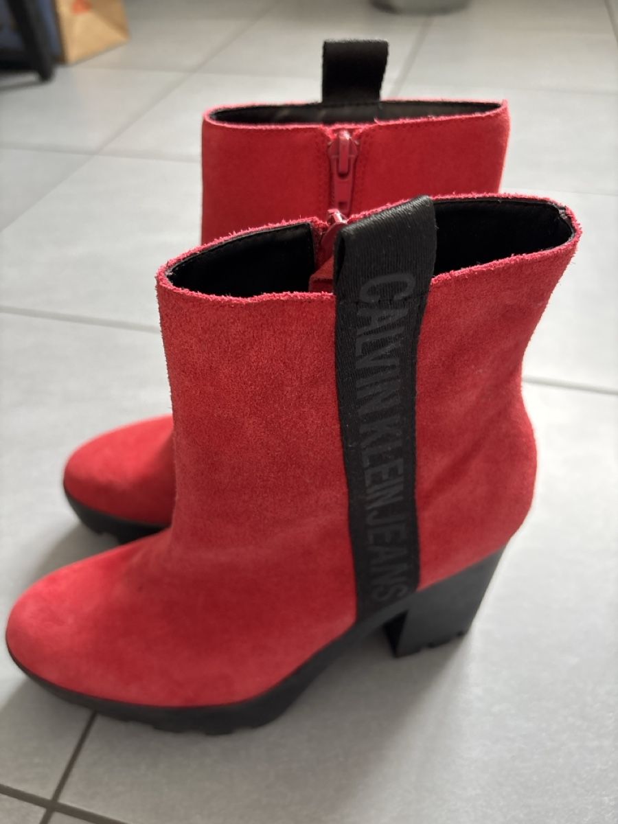 Calvin Klein Scarpe da donna: Calvin Klein Stiefeletten – Nuovo (secondo la descrizione) da Amriswil venduto da jul_sts7 2