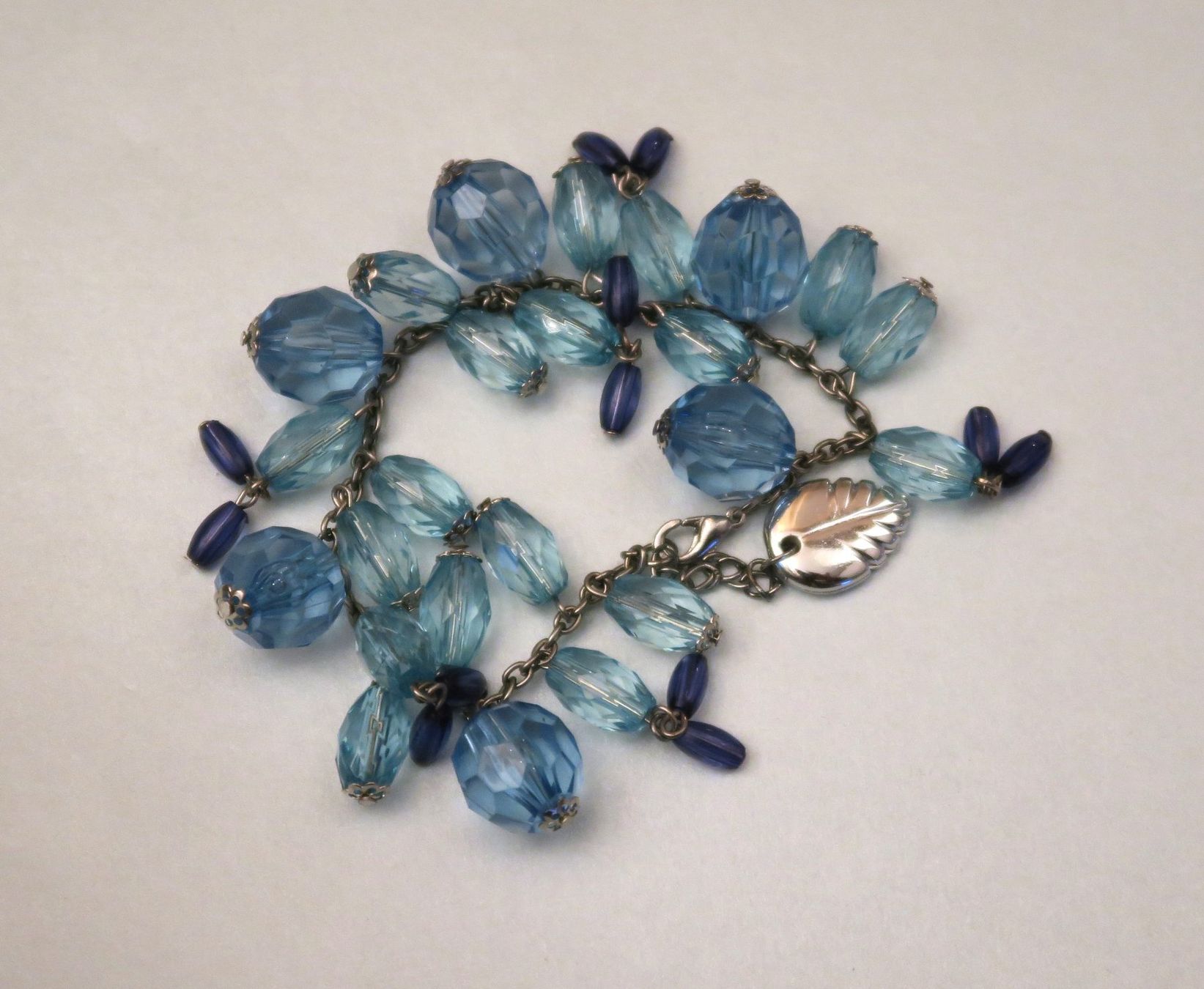 Bracciali & Braccialetti: Armkette hellblau – Usato da Brittnau venduto da marlenestone 1