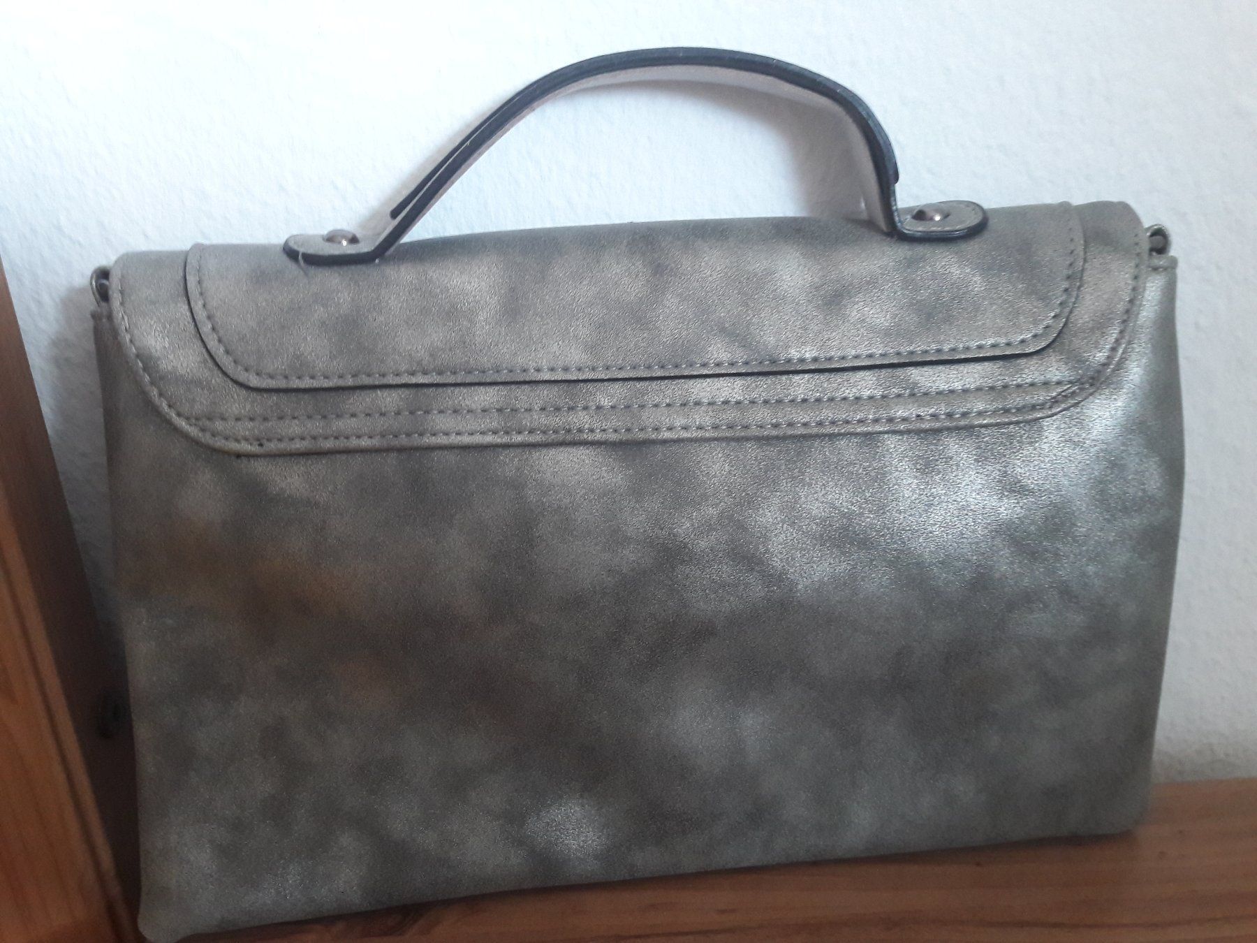Borse da donna: Crossover Bag. Umhängetasche. Neu – Nuovo (secondo la descrizione) da Glattfelden venduto da Roman2504 1