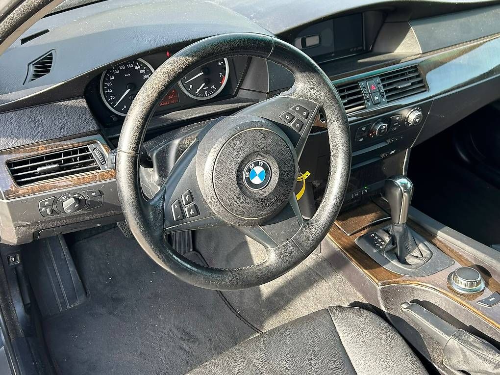 Automobili: BMW 525i Touring – Usato da Alpnach Dorf venduto da inf_56t7 9