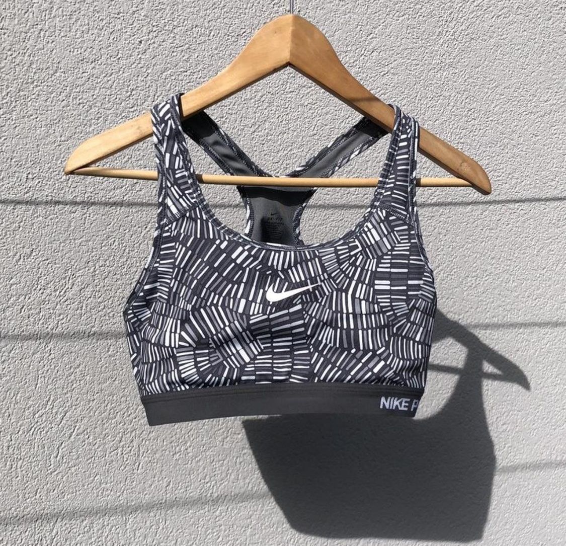 Nike Altra biancheria intima: Nike Sport BH – Usato da Fribourg venduto da ann_l9b7