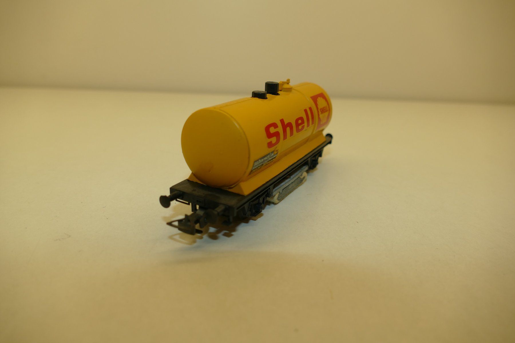 Liliput Modelleisenbahnen: Liliput H0: ÖBB Kesselputzwagen Shell – Gebraucht aus Niederhasli von rail-duerst 4