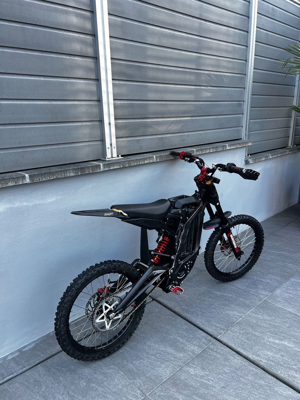 Sur-Ron Enduro: Surron Light bee modifier – Nuovo (secondo la descrizione) da Corsier GE venduto da lya_shf5 4