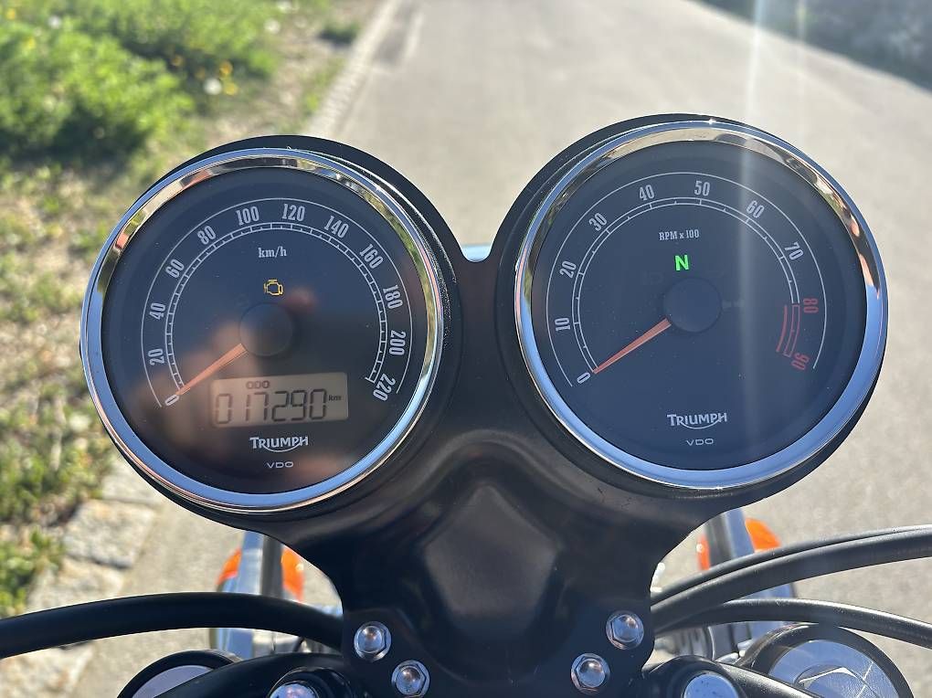 Triumph Strasse: Triumph Bonneville T100 – Gebraucht aus Diesse von Christophe76 4