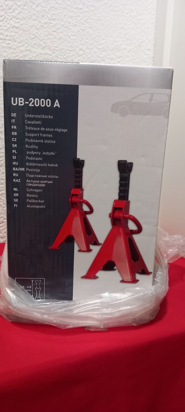 Accessori per altri veicoli: Unterstellböcke UB-2000 A 2 Stk. neu – Nuovo e nell'imballaggio originale da Zürich venduto da Reyniii