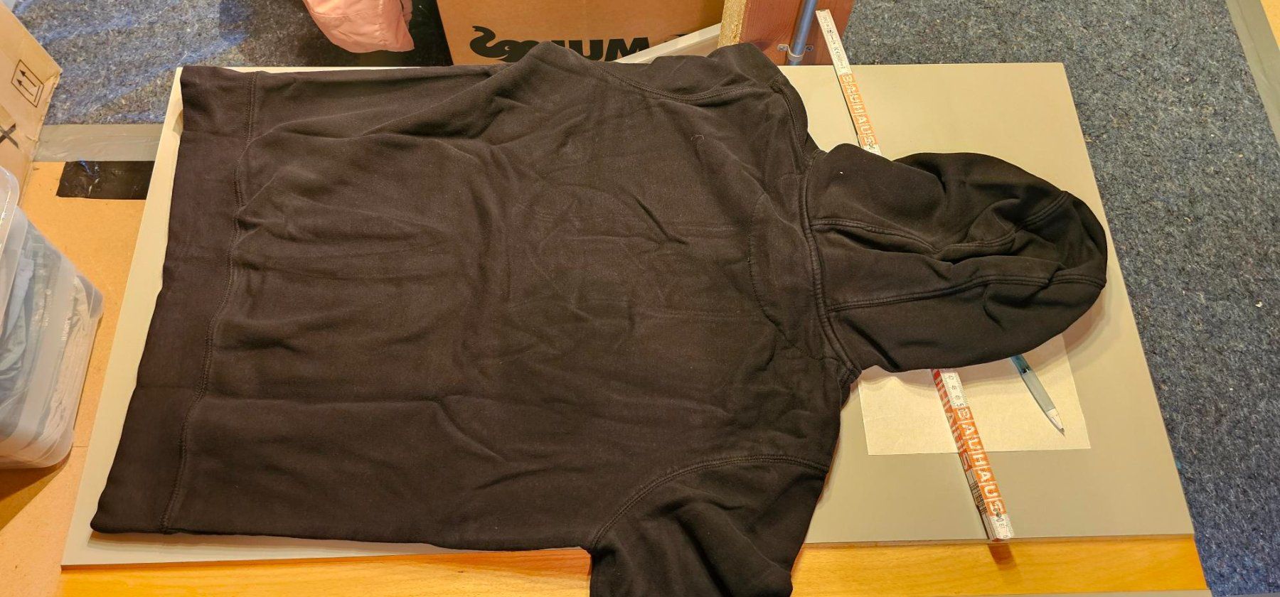 Pullover & Sweatshirts: LUMNEZIA Kapuzenpullover schwarz – Gebraucht aus Azmoos von Jadejo 2
