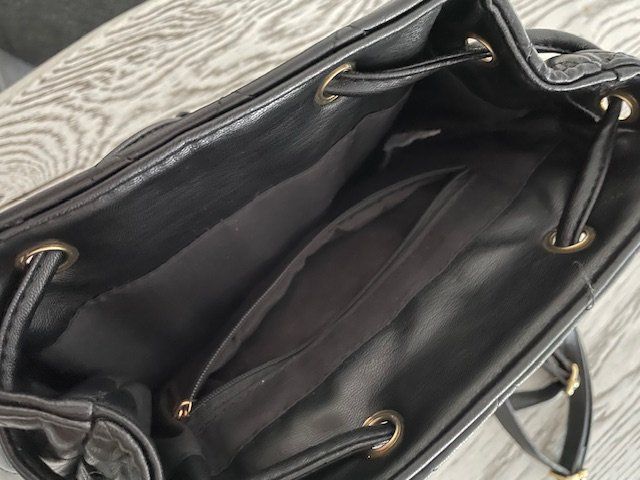 Zaini: schwarzer Damenrucksack ab 1.-- – Nuovo (secondo la descrizione) da Würenlingen venduto da Delfinli1 2