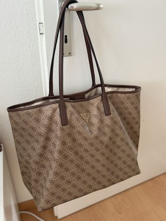 Guess shopper