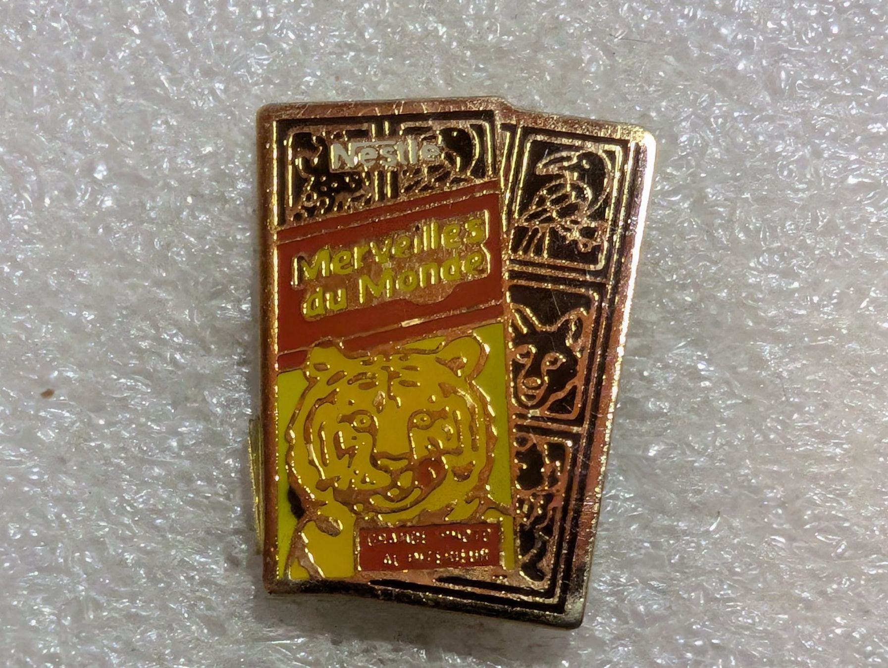 Placchette & Badge: Ansteckpin 231: Nestle – Usato da Oppligen venduto da Pin-Fall-Shop