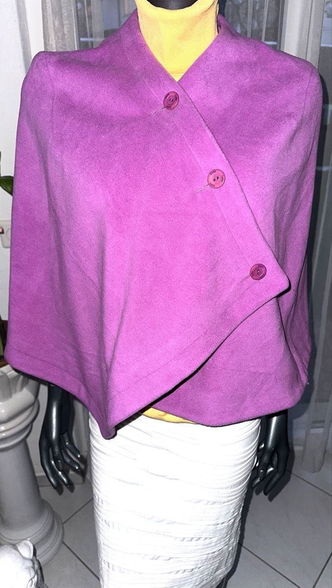 Altro in Moda donna: ZAPA CAPE Wolle neuwertig – Nuovo (secondo la descrizione) da Unteraegeri venduto da MH203 3