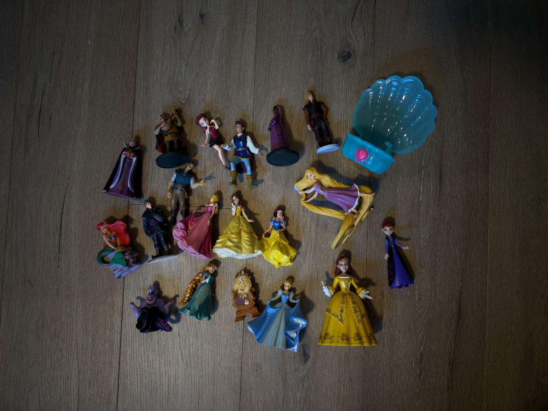 Disney Statuette: Disney figurine bundle, great for spring collecting! – Usato da Bernex venduto da Oma44