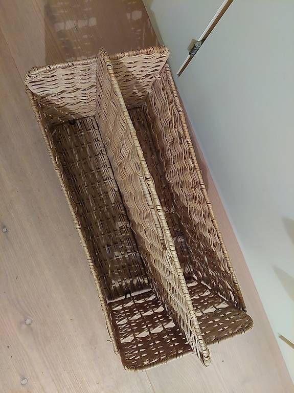 Sonstiges für Haushalt & Wohnen: Rattan Bücher zeitschriftenhalter – Gebraucht aus Zofingen von Lottischilet