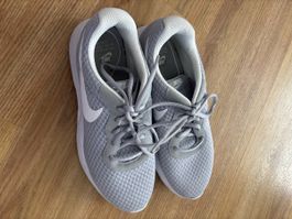 Nike Sneaker grau Modell Tanjun Grösse 40 