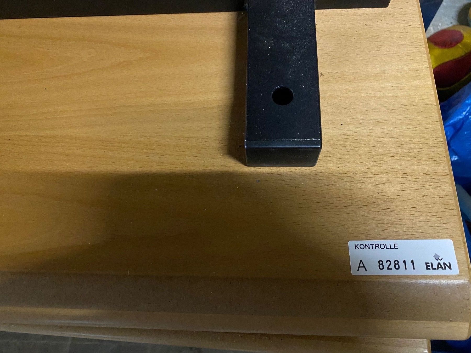 Tavoli: Computertische Beistelltische – Usato da Eschlikon TG venduto da ArtRec 1