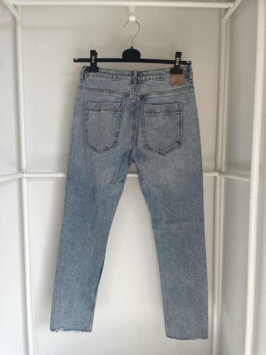 Jeans: Jeans Gr. 36 Destroyed Look hellblau – Gebraucht aus Adliswil von sel_s6cw 1