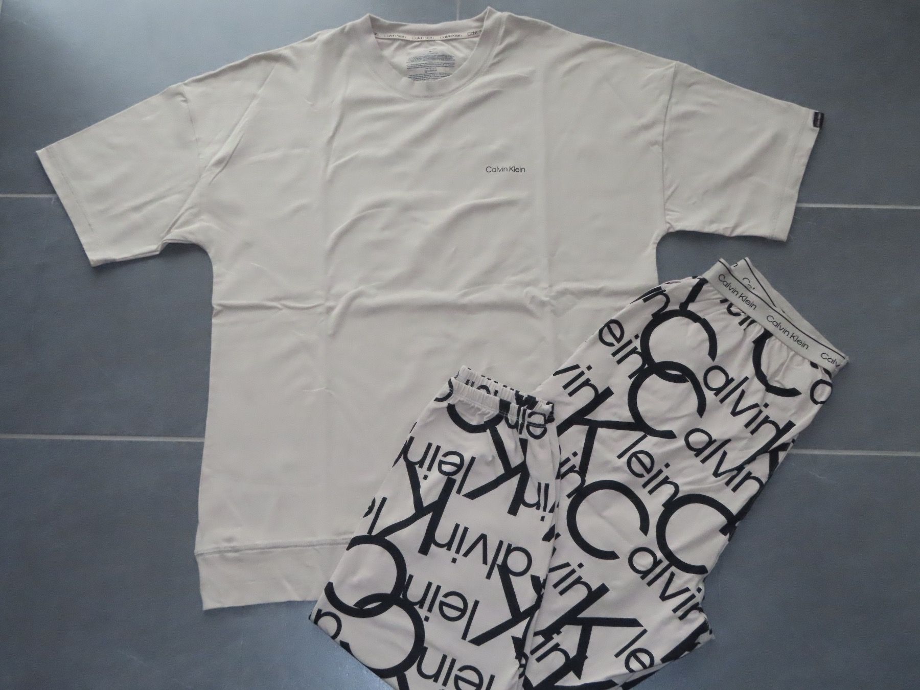 Calvin Klein Pyjamas: CALVIN KLEIN Pyjama Gr.M +++top Zustand+++ – Gebraucht aus Wallenried von Asyano