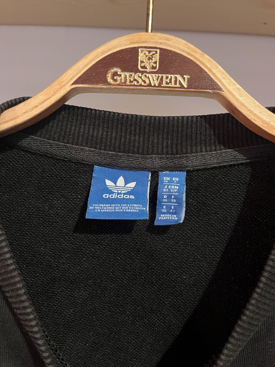 Adidas Pullover & Sweatshirts: Adidas Sweatshirt mit Vintage Look – Gebraucht aus Samedan von K7kgh 2