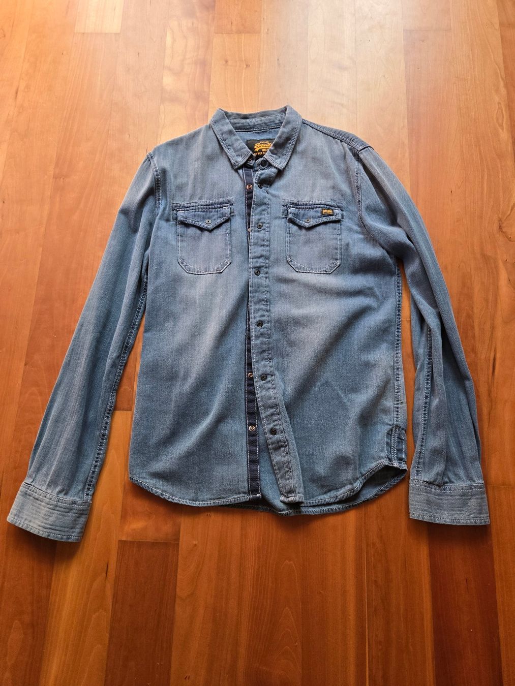 Camicie: Jeanshemd SuperDry – Nuovo (secondo la descrizione) da Altstätten SG venduto da Tschuppben