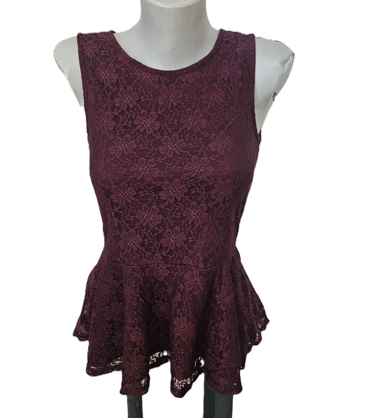 Vero Moda Top: Vero Moda Peplum Top bordeaux Spitzen Gr. S Schösschen – Usato da Füllinsdorf venduto da Sunnebliemli7 3