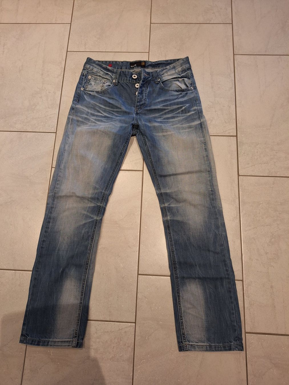H&M Jeans: 3 Herrenjeans Gr S/M – Usato da Wegenstetten venduto da mcfly321