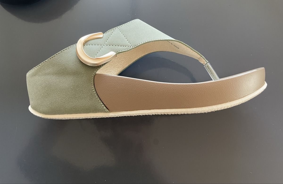 Damenschuhe: Flip Flops, Zehensandalen, 38, oliv – Gebraucht aus Zürich von Punkt... 1