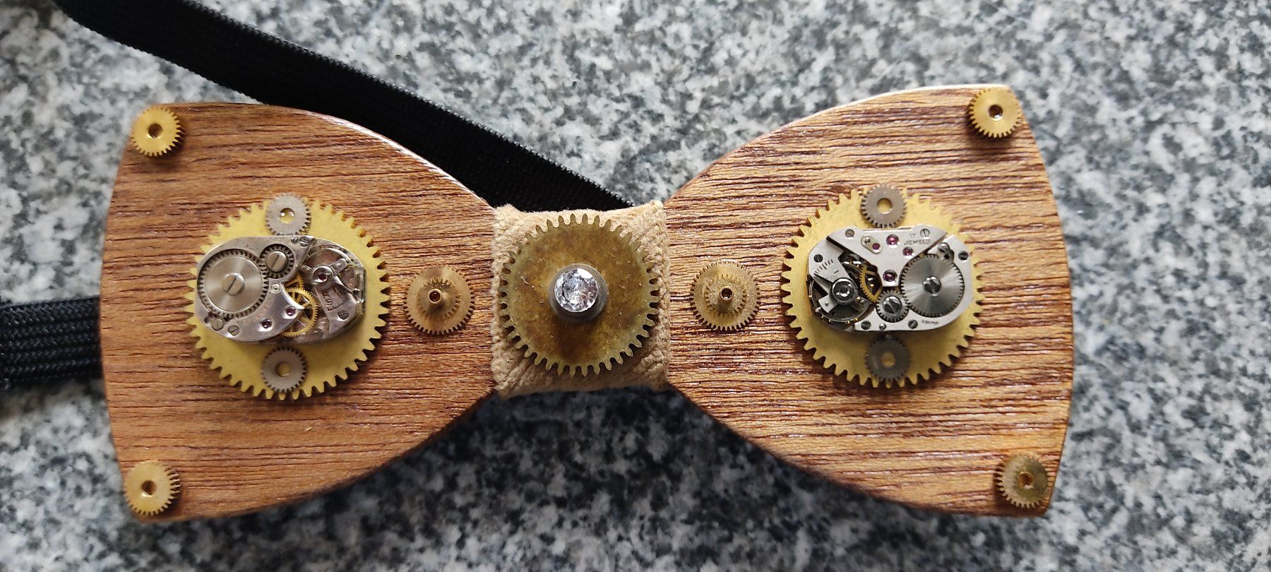 Cravatte: Handmade Steampunk Wooden Bow Tie / Fliege / Masche – Nuovo (secondo la descrizione) da Schwanden GL venduto da UHRKNALL 1