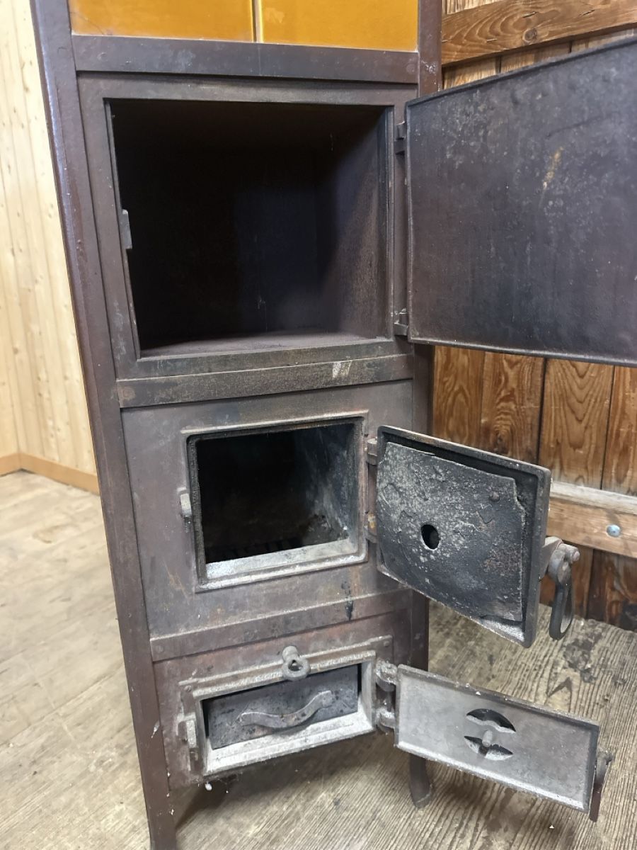 Altri mobili d'antiquariato: Antiker Ofen – Usato da Baar venduto da Hillsboro 3