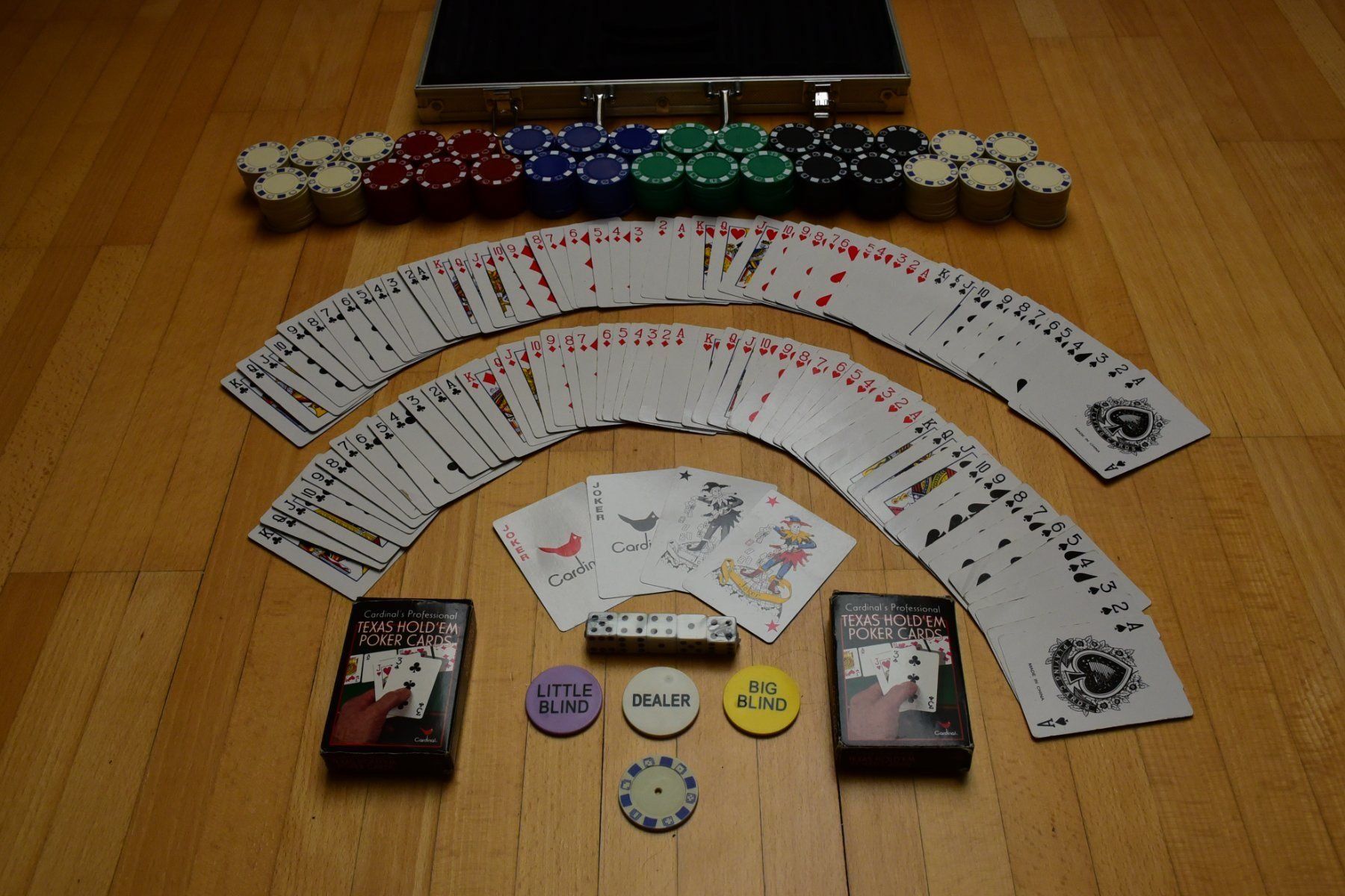 Jeux: Gebrauchtes Pokerset, Pokerkoffer – D'occasion à Winterthur par YaV 3