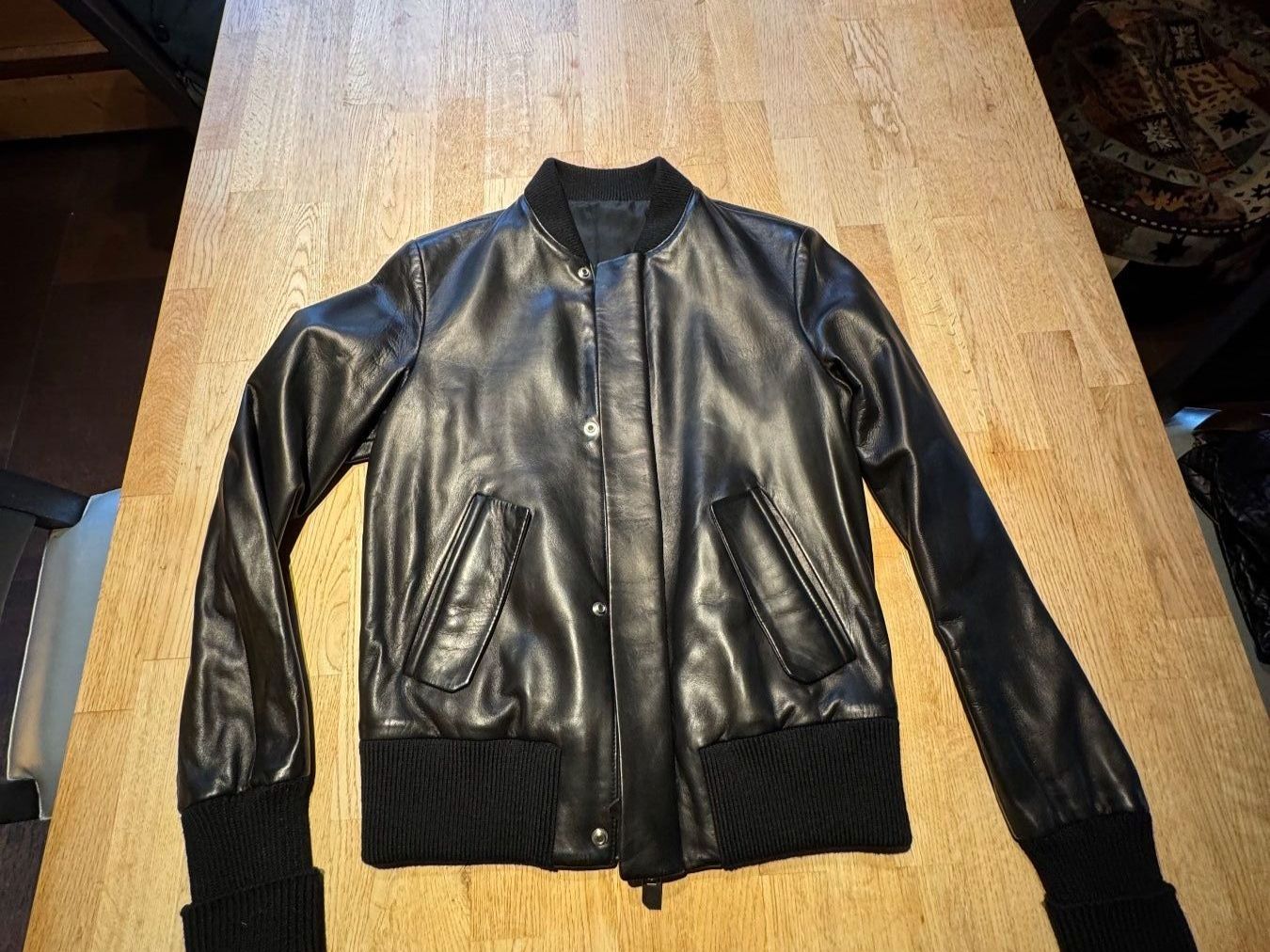 Bally Giacche: Bally Black Lambskin Leather Bomber Jacket – Usato da Grund b. Gstaad venduto da ReLuxe