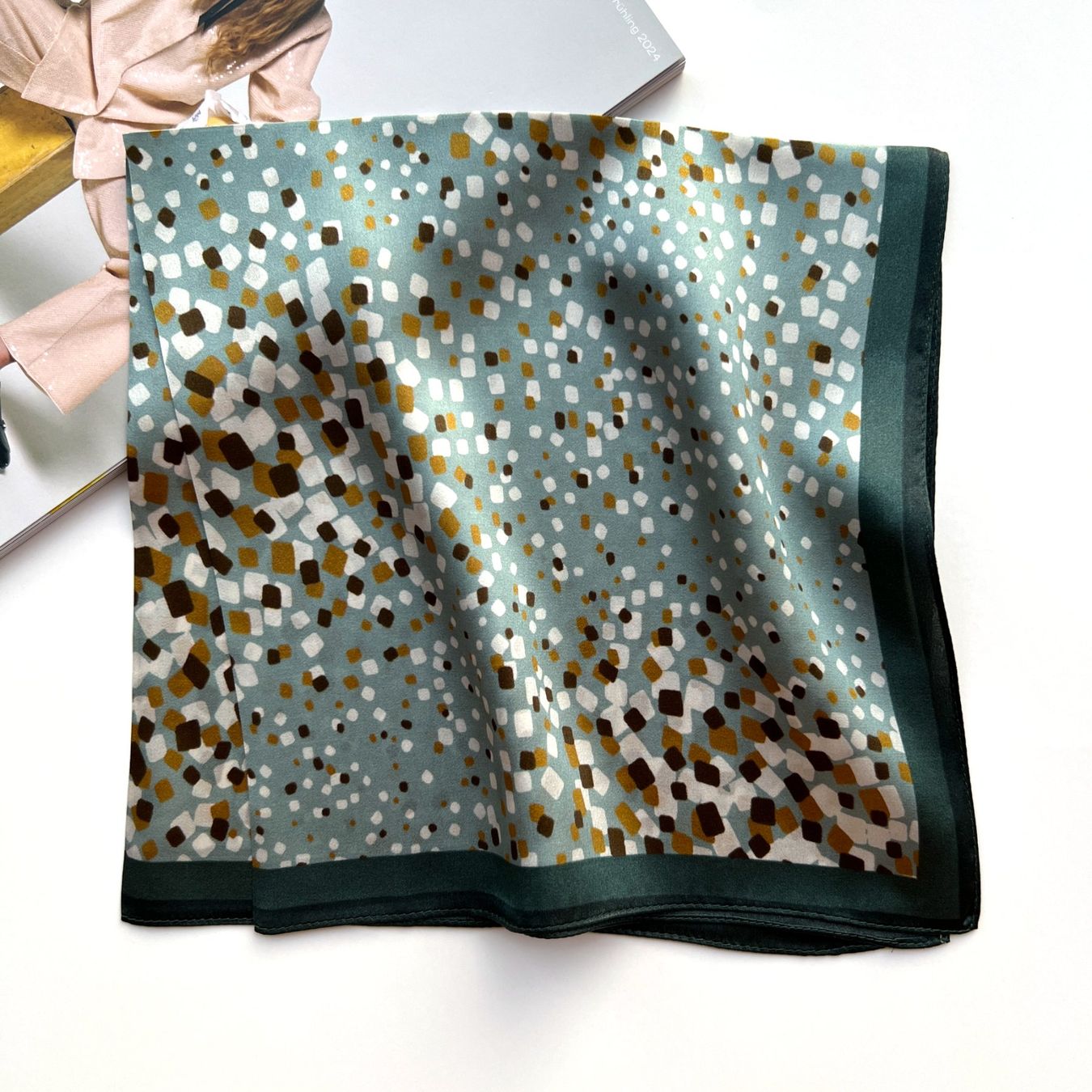 Foulard & Sciarpe: New 53cm Light Teal Silk Scarf, Mosaic Pattern 100% Silk – Nuovo e nell'imballaggio originale da Baar venduto da virginiablossoms 6