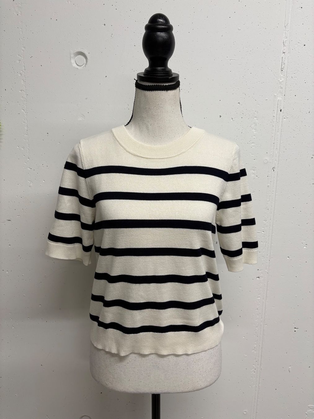 T-shirts: mbym Feisntick Pullover gestreift kurzarm S weiss schwarz – Neuf (Voir description) à Regensdorf par secondchancefashion