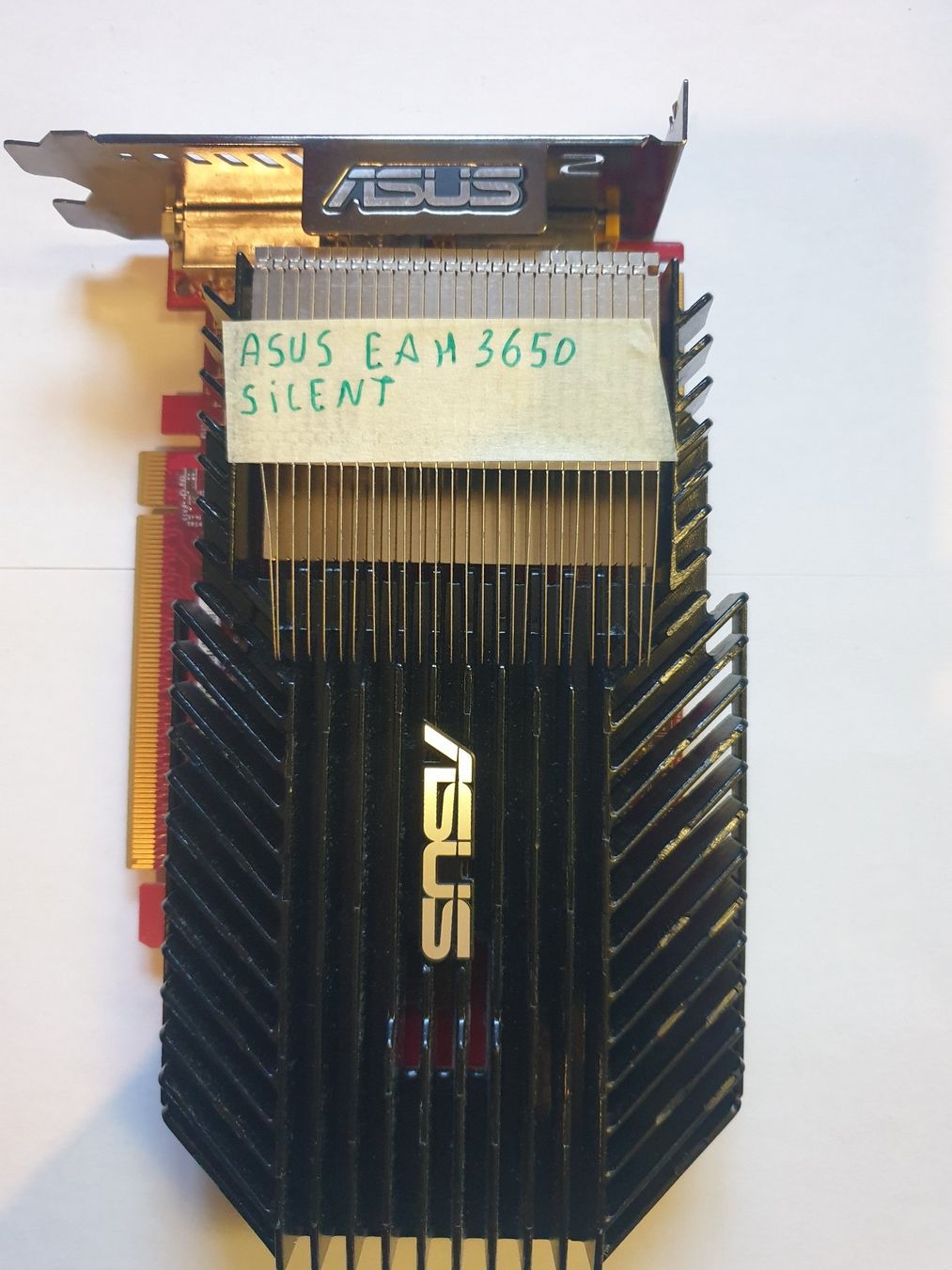 Asus Schede grafiche: carte graphique Asus EAH3650 Silent – Usato da Moudon venduto da Amaroli7