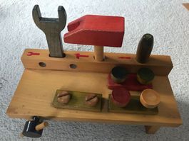 Werkbank aus Holz für Kleinkinder