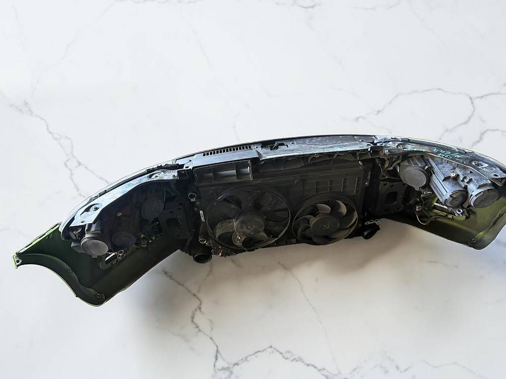 Tutti pezzi di ricambio auto: VW Scirocco MK3 / Typ 13 2008 - 2014 Frontpaket – Usato da Safenwil venduto da Optimec_GmbH 2