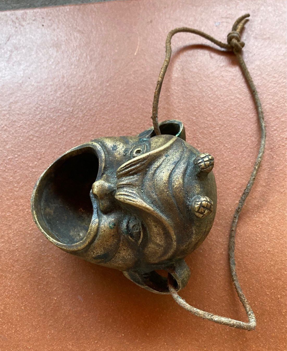 Statuette: Antikes Teufelsgesicht aus Messing – Usato da Orselina venduto da Vrenegonde 2