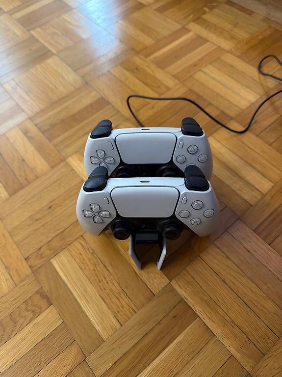 Konsolen: PlayStation 5 (Disk)  mit 130 Spielen, 2 TB SSD & Zubehör – Gebraucht aus Pfäffikon ZH von Holyshine 2