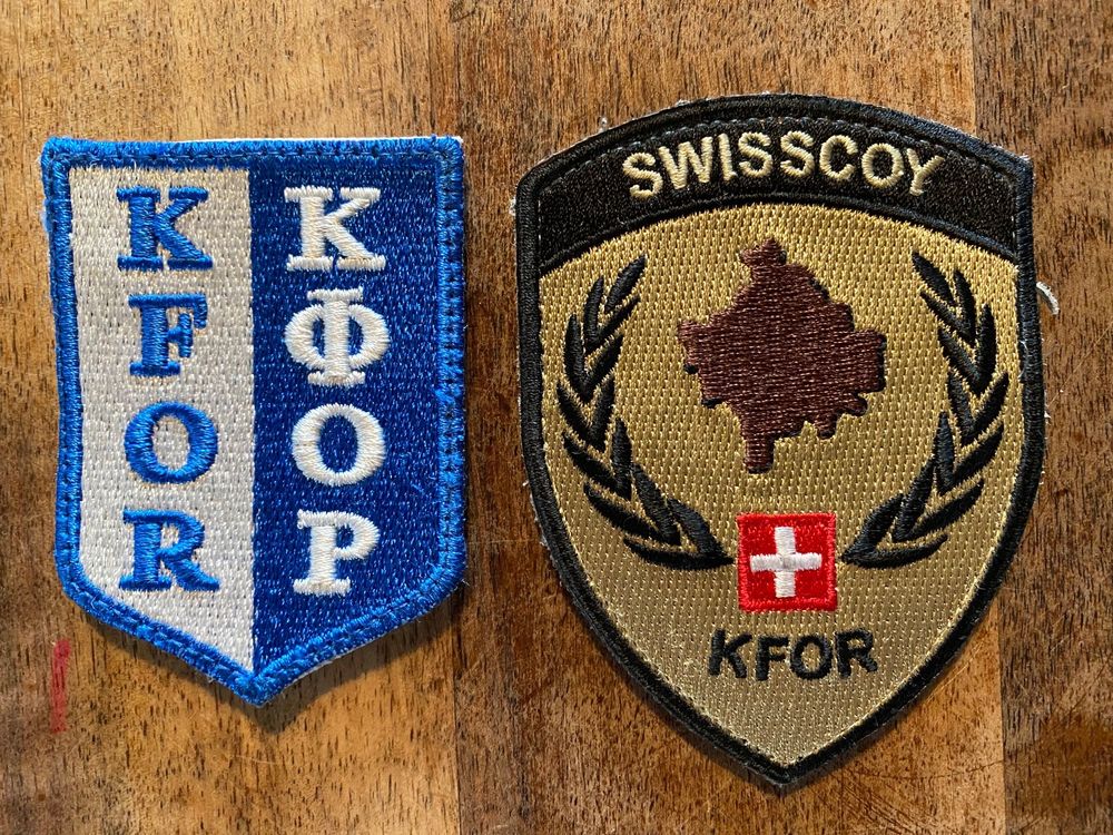 swissint-schweizer-armee-1-badge-swisscoy-und-1-badge-kfor-kaufen