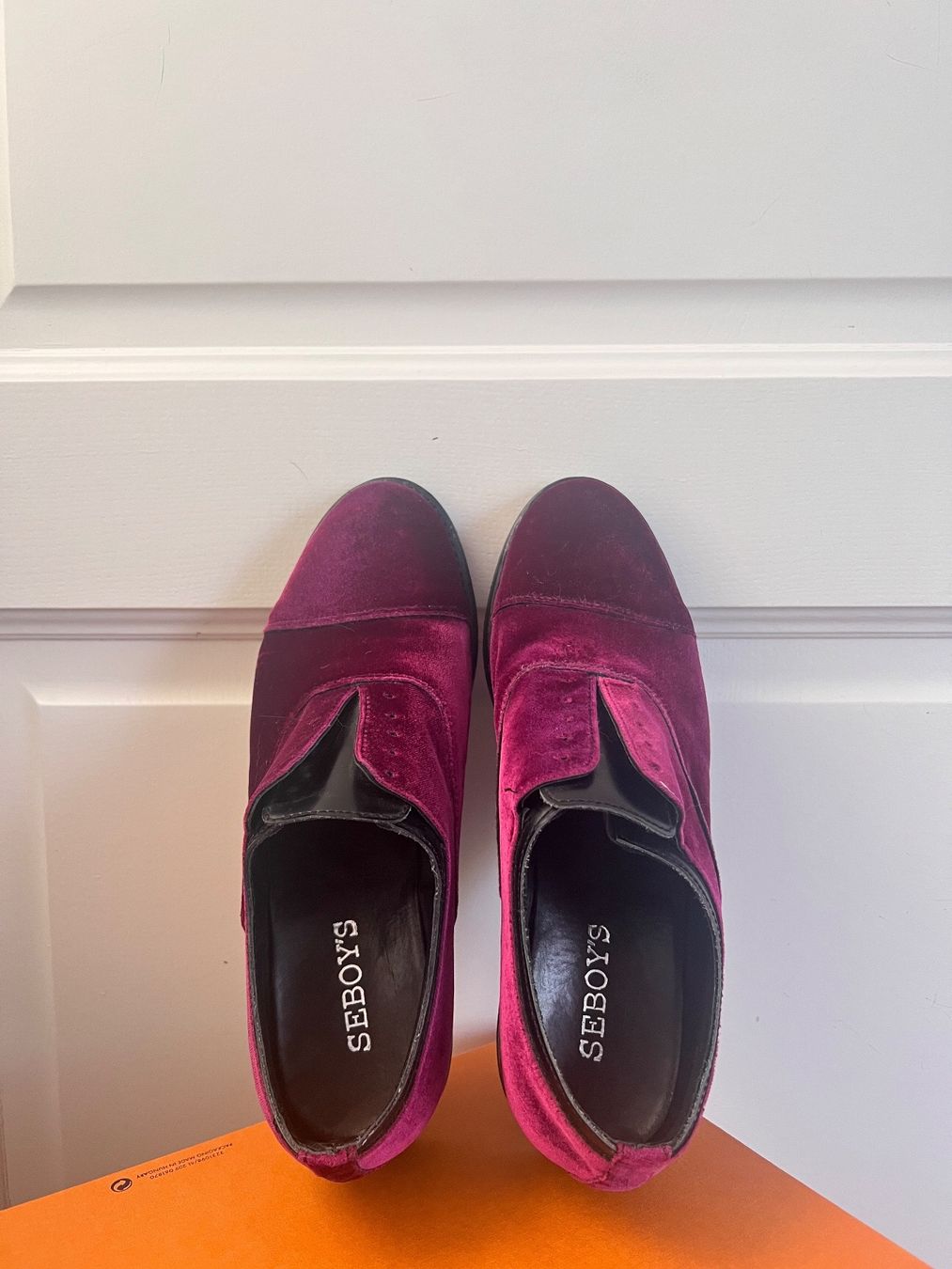 Damenschuhe: Burgundy Velvet Leather Loafers – Gebraucht aus Corsier-sur-Vevey von Kristina.Nova 3