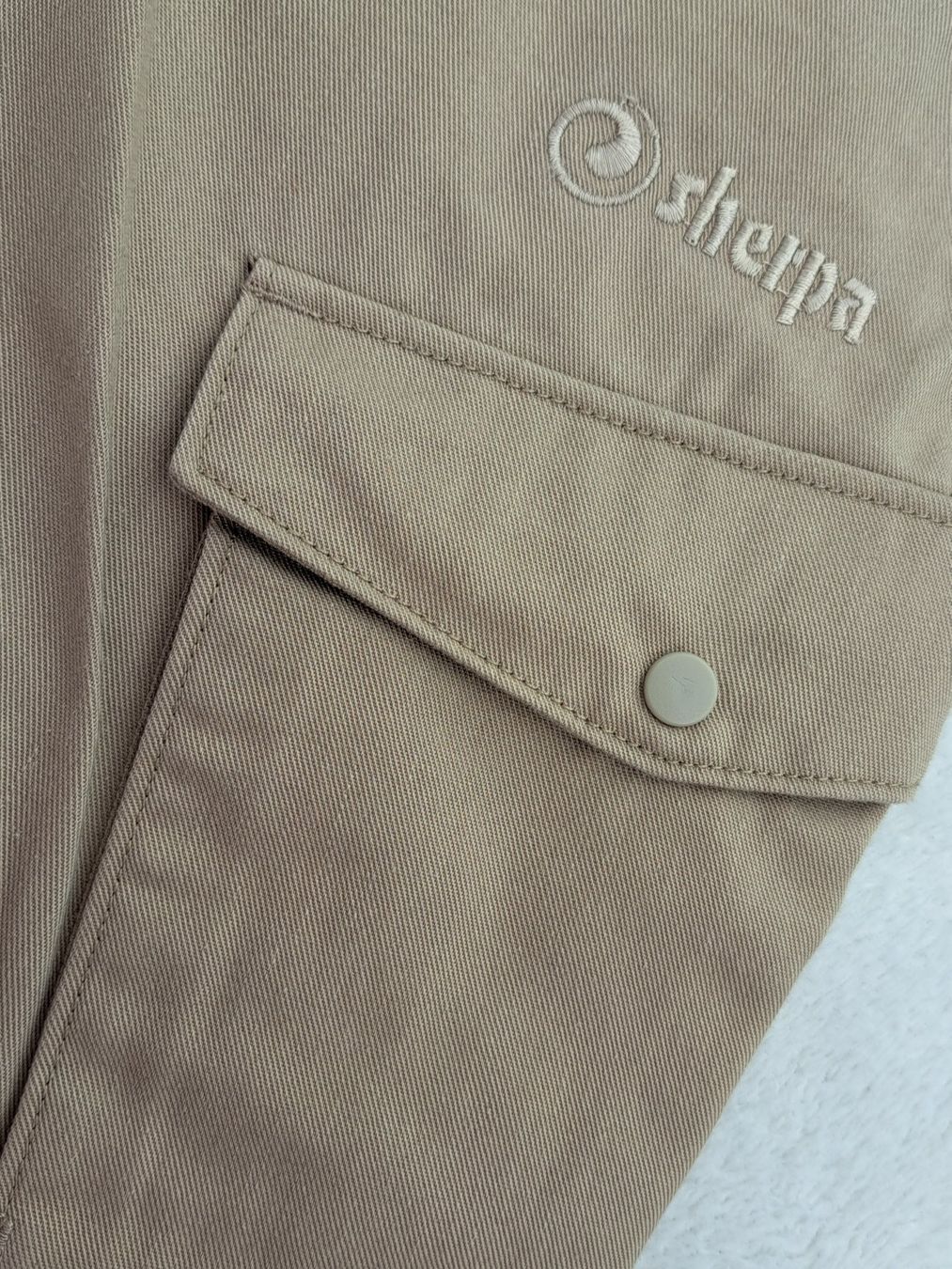 Sherpa Pantaloni: Neue Sherpa Shorts Bermudas Gr. 116 – Nuovo e nell'imballaggio originale da Gysenstein venduto da joshuas81 2