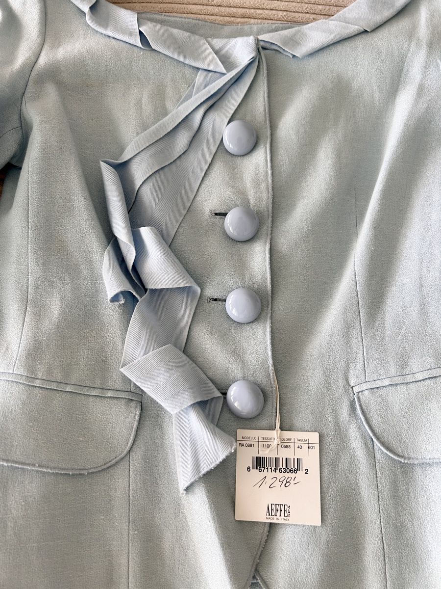 Moschino Giacche: Hellblauer Frühlingsblazer, Grösse 34, neuwertig! – Nuovo (secondo la descrizione) da Egliswil venduto da anbe8 1